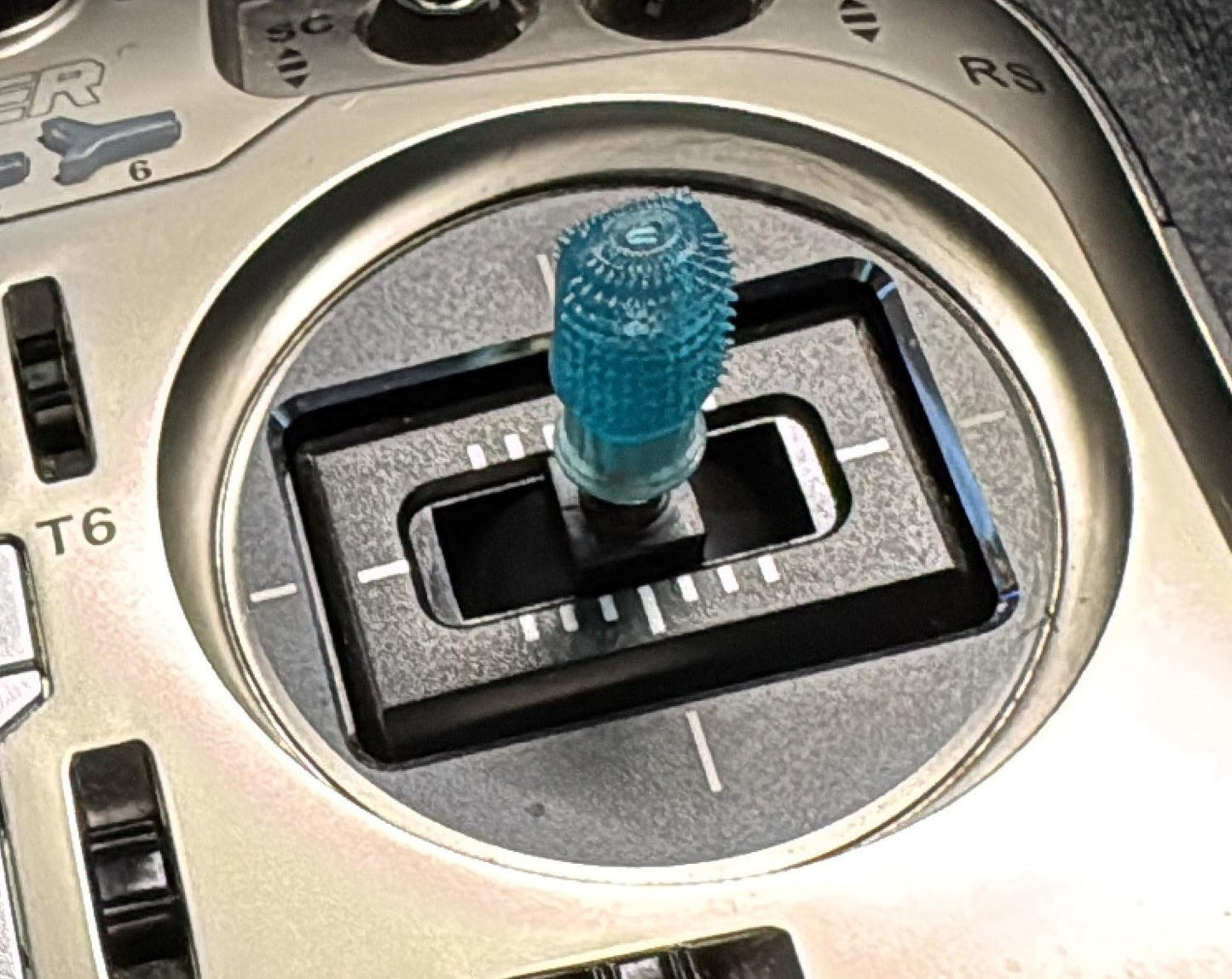 Rubberquads Pinchnipples