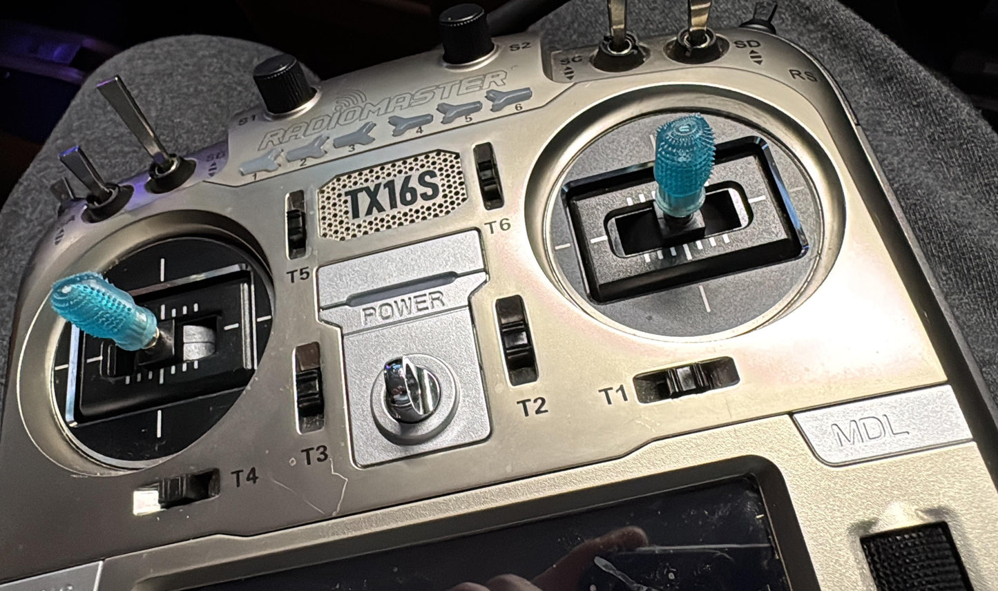 Rubberquads Pinchnipples